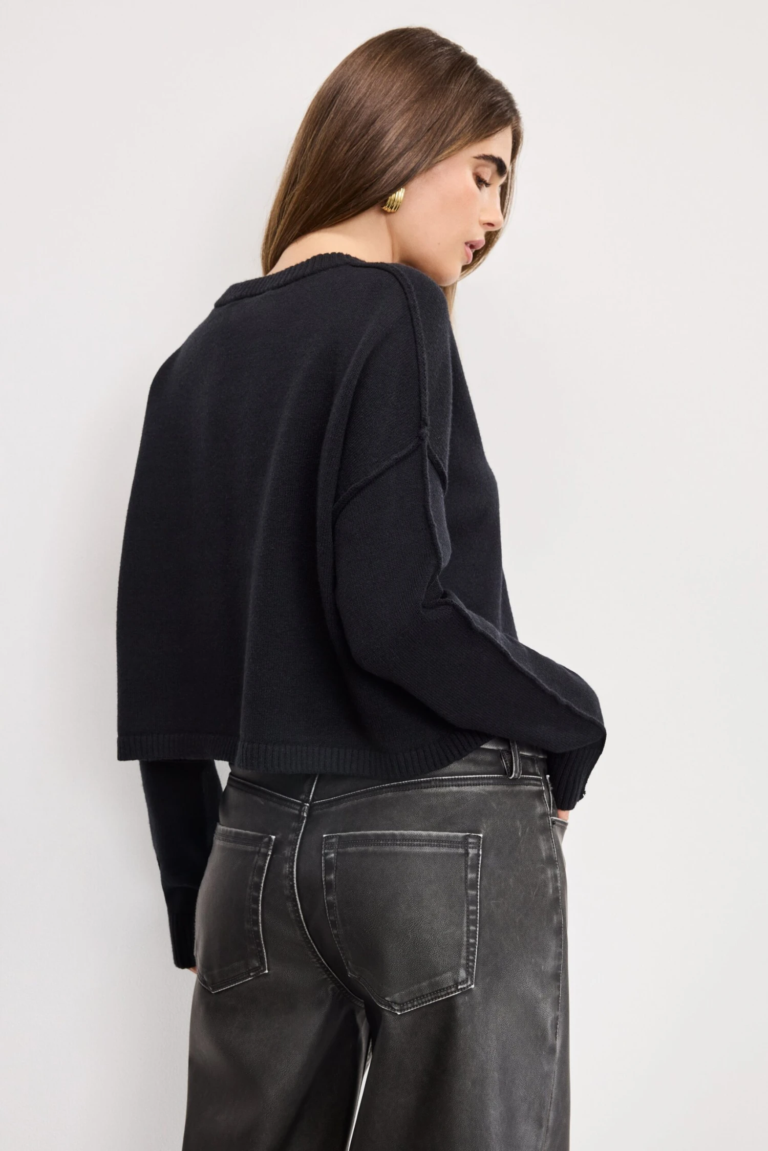 GOOD AMERICAN COZY KNIT CREW NECK | BLACK001 6 GOOD AMERICAN COZY KNIT CREW NECK | BLACK001 - Image 4