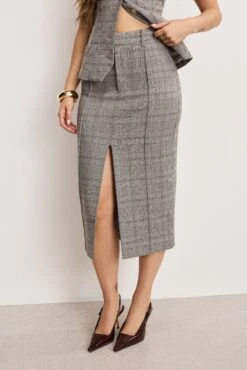 GOOD AMERICAN PLAID MIDI SKIRT | GLEN PLAID001 -GOOD AMERICAN STORE 250604 22 GWB0209 GPD1 A 2780