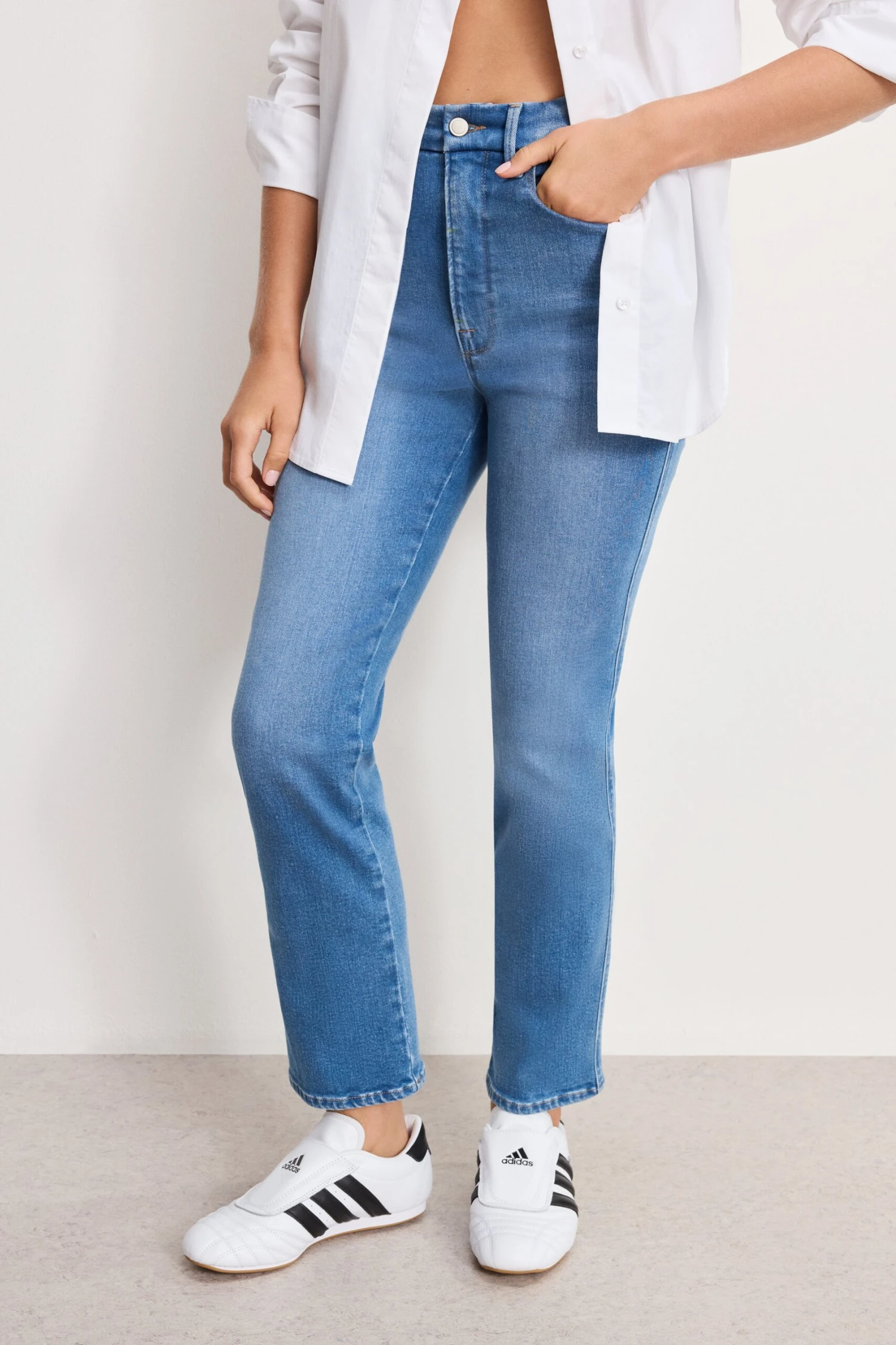 GOOD AMERICAN GOOD CURVE STRAIGHT COMPRESSION JEANS | INDIGO268 5 GOOD AMERICAN GOOD CURVE STRAIGHT COMPRESSION JEANS | INDIGO268 - Image 3