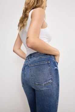 GOOD AMERICAN ALWAYS FITS GOOD CURVE STRAIGHT JEANS | INDIGO1071 -GOOD AMERICAN STORE 250714 04 GCSTAF478001 I1071 A 6985