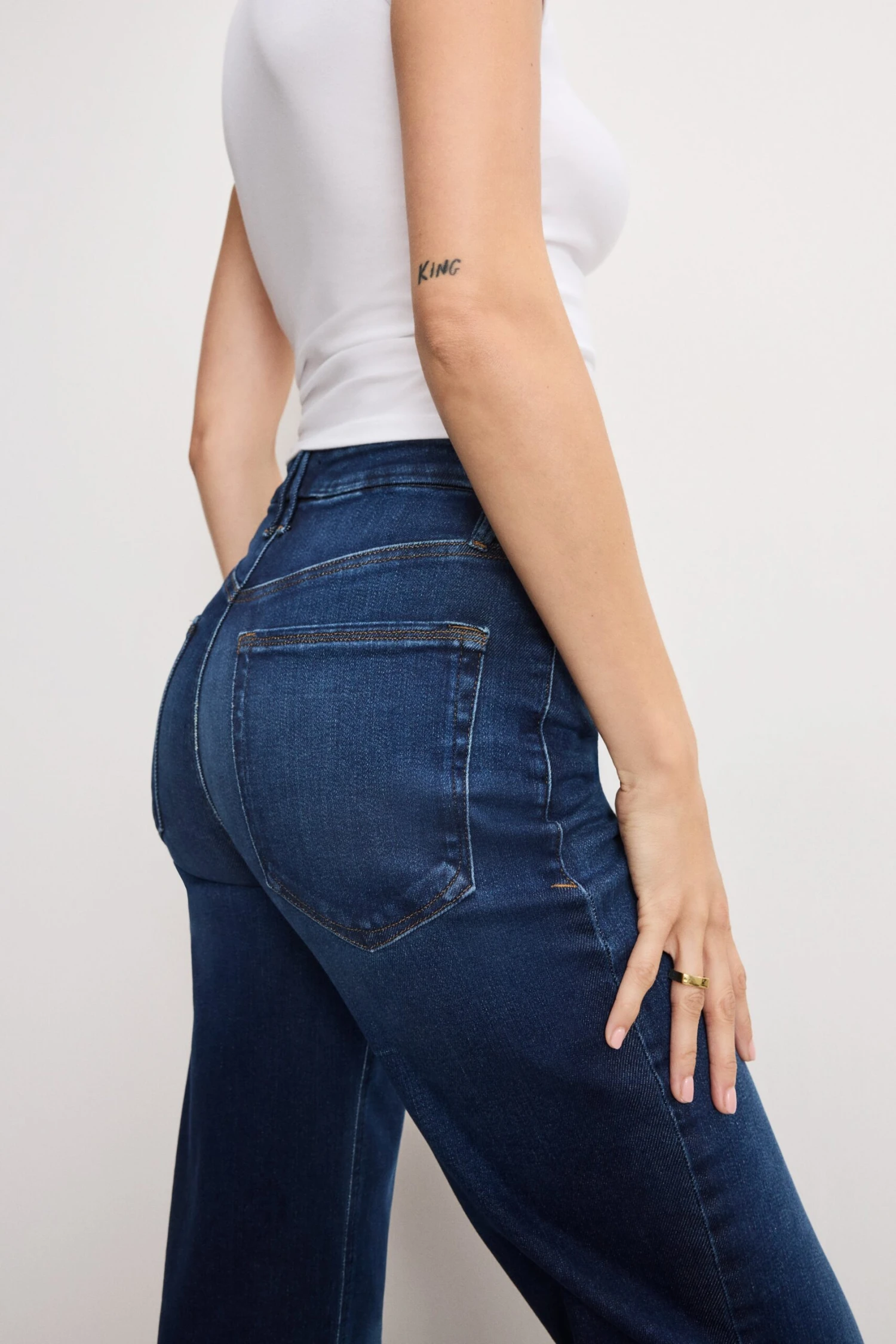 GOOD AMERICAN SOFT TECH GOOD TRUE STRAIGHT JEANS | INDIGO572 7 GOOD AMERICAN SOFT TECH GOOD TRUE STRAIGHT JEANS | INDIGO572 - Image 5