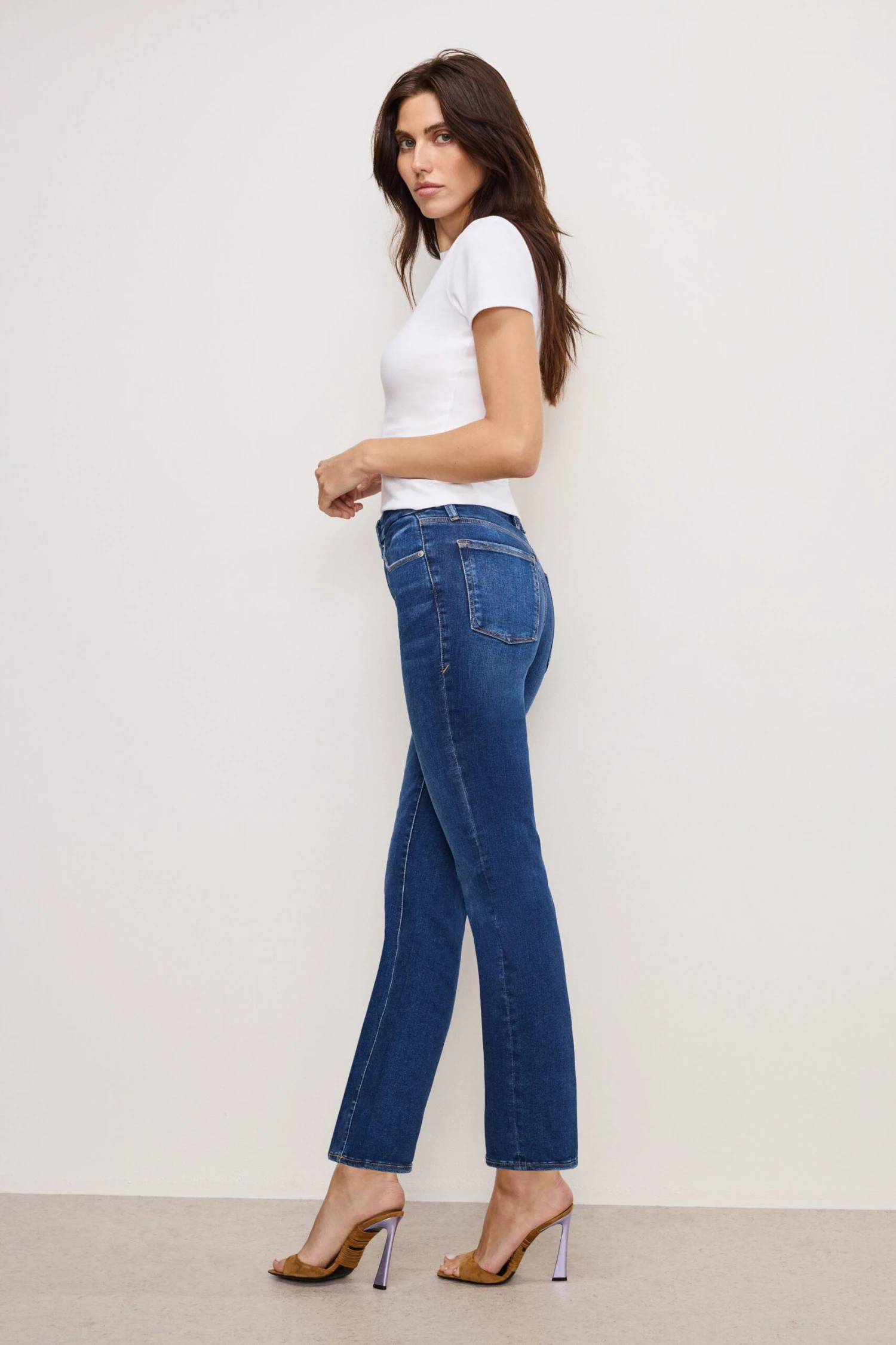 GOOD AMERICAN ALWAYS FITS GOOD LEGS STRAIGHT JEANS | INDIGO571 4 GOOD AMERICAN ALWAYS FITS GOOD LEGS STRAIGHT JEANS | INDIGO571 - Image 3