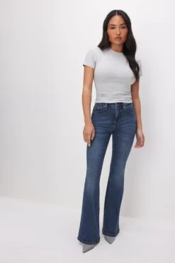 GOOD AMERICAN GOOD PETITE FLARE JEANS | BLUE004