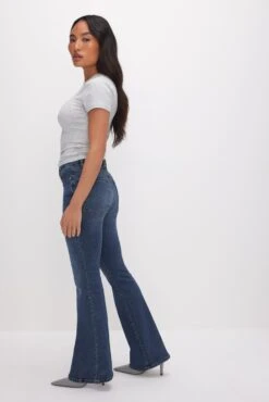 GOOD AMERICAN GOOD PETITE FLARE JEANS | BLUE004 9 GOOD AMERICAN GOOD PETITE FLARE JEANS | BLUE004 -GOOD AMERICAN STORE GPF873T B004 SP24 0047