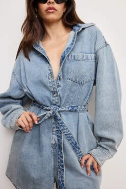 WEIGHTLESS DENIM ROMPER | INDIGO793 -GOOD AMERICAN STORE H 250328 05 GFD392 I793 A 0097