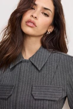 GOOD AMERICAN SOFT STRETCH PONTE CROP TOP | SUITING PINSTRIPE001 8 GOOD AMERICAN SOFT STRETCH PONTE CROP TOP | SUITING PINSTRIPE001 -GOOD AMERICAN STORE H 250328 28 GT0592ST SPS1 KEY 0133