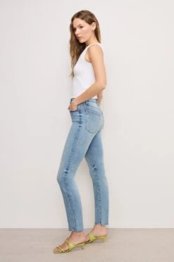 ALWAYS FITS GOOD CLASSIC SLIM STRAIGHT JEANS | INDIGO834