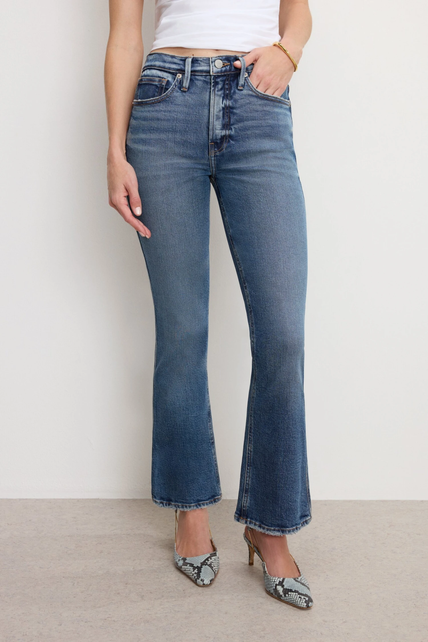 GOOD AMERICAN GOOD KICK FLARE JEANS | INDIGO1014 5 GOOD AMERICAN GOOD KICK FLARE JEANS | INDIGO1014 - Image 3