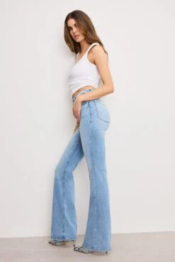 GOOD AMERICAN ALWAYS FITS GOOD CLASSIC BOOTCUT JEANS | INDIGO448