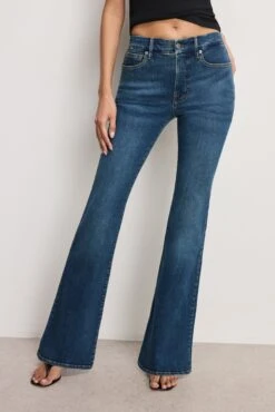 GOOD AMERICAN GOOD LEGS FLARE JEANS | BLUE004 -GOOD AMERICAN STORE M 250226 19 GLFCH873TE B004 A 2576