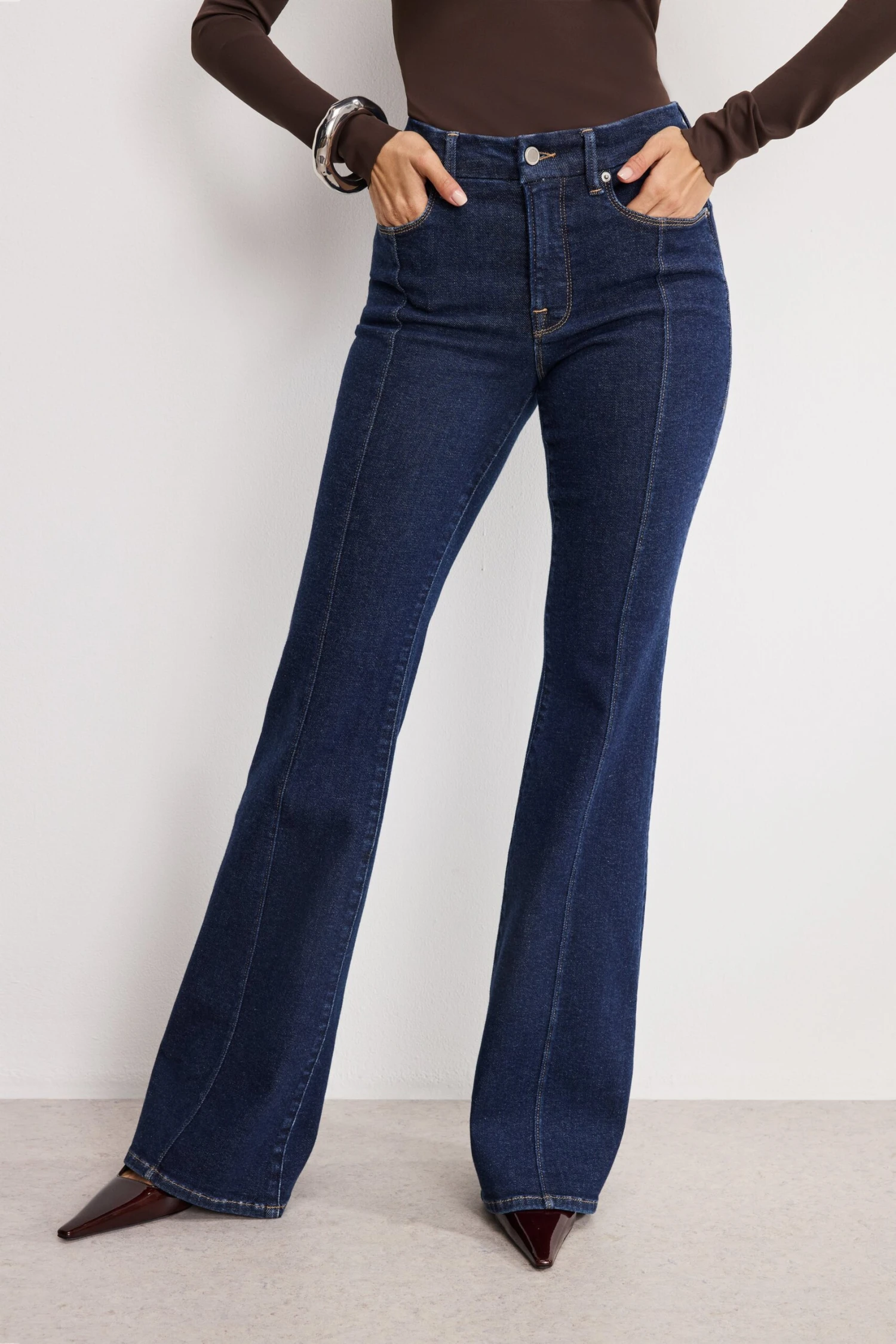 GOOD AMERICAN GOOD LEGS FLARE JEANS | INDIGO983 3 GOOD AMERICAN GOOD LEGS FLARE JEANS | INDIGO983