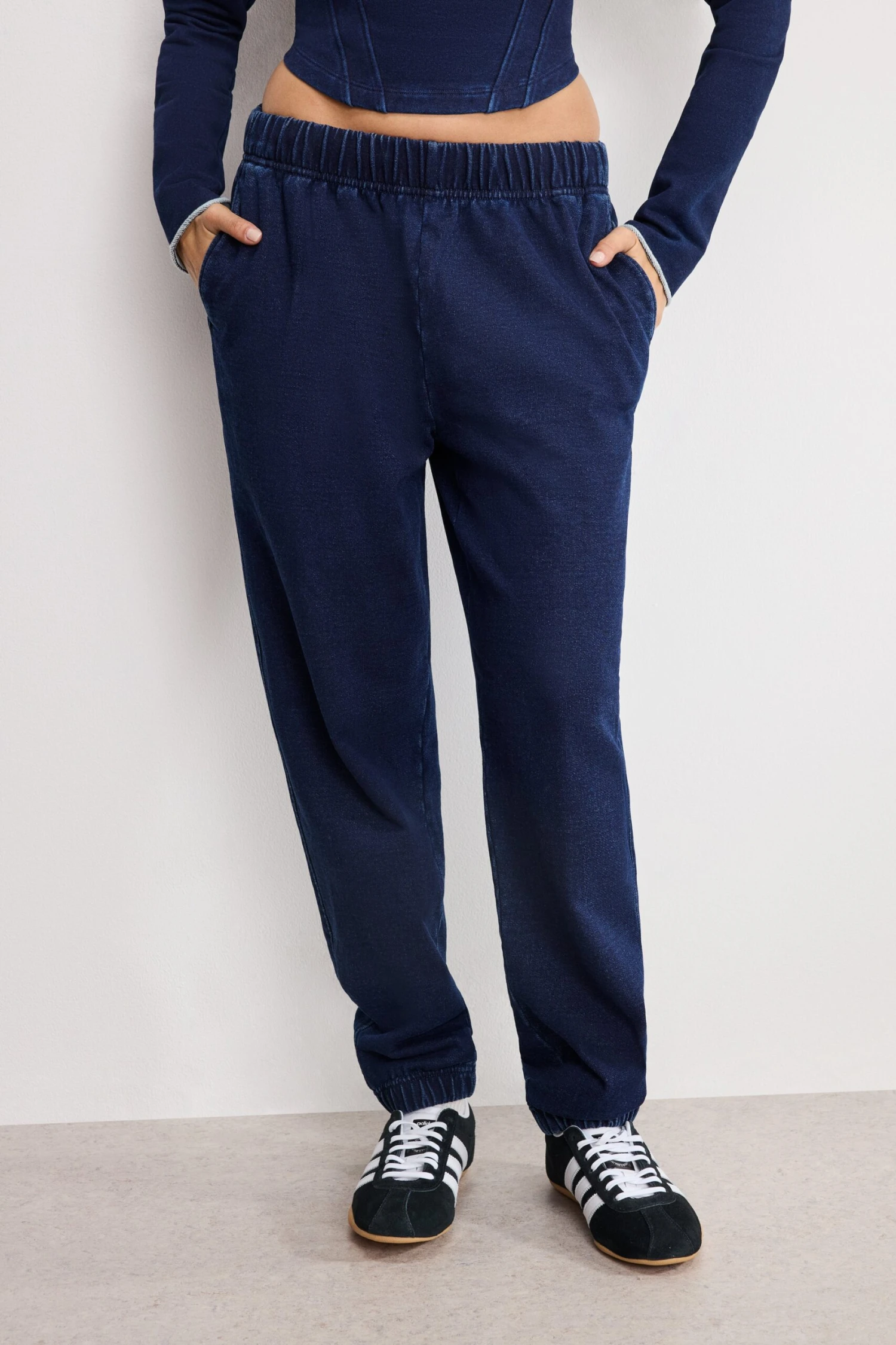 GOOD AMERICAN JEANIUSBOYFRIEND SWEATPANTS | INDIGO1029 4 GOOD AMERICAN JEANIUSBOYFRIEND SWEATPANTS | INDIGO1029 - Image 2