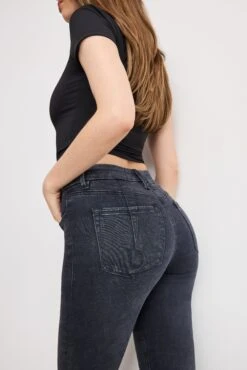 GOOD AMERICAN ALWAYS FITS GOOD LEGS STRAIGHT JEANS | BLACK414