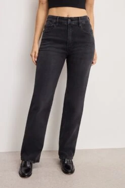 GOOD AMERICAN SOFT TECH GOOD TRUE STRAIGHT JEANS | BLACK343