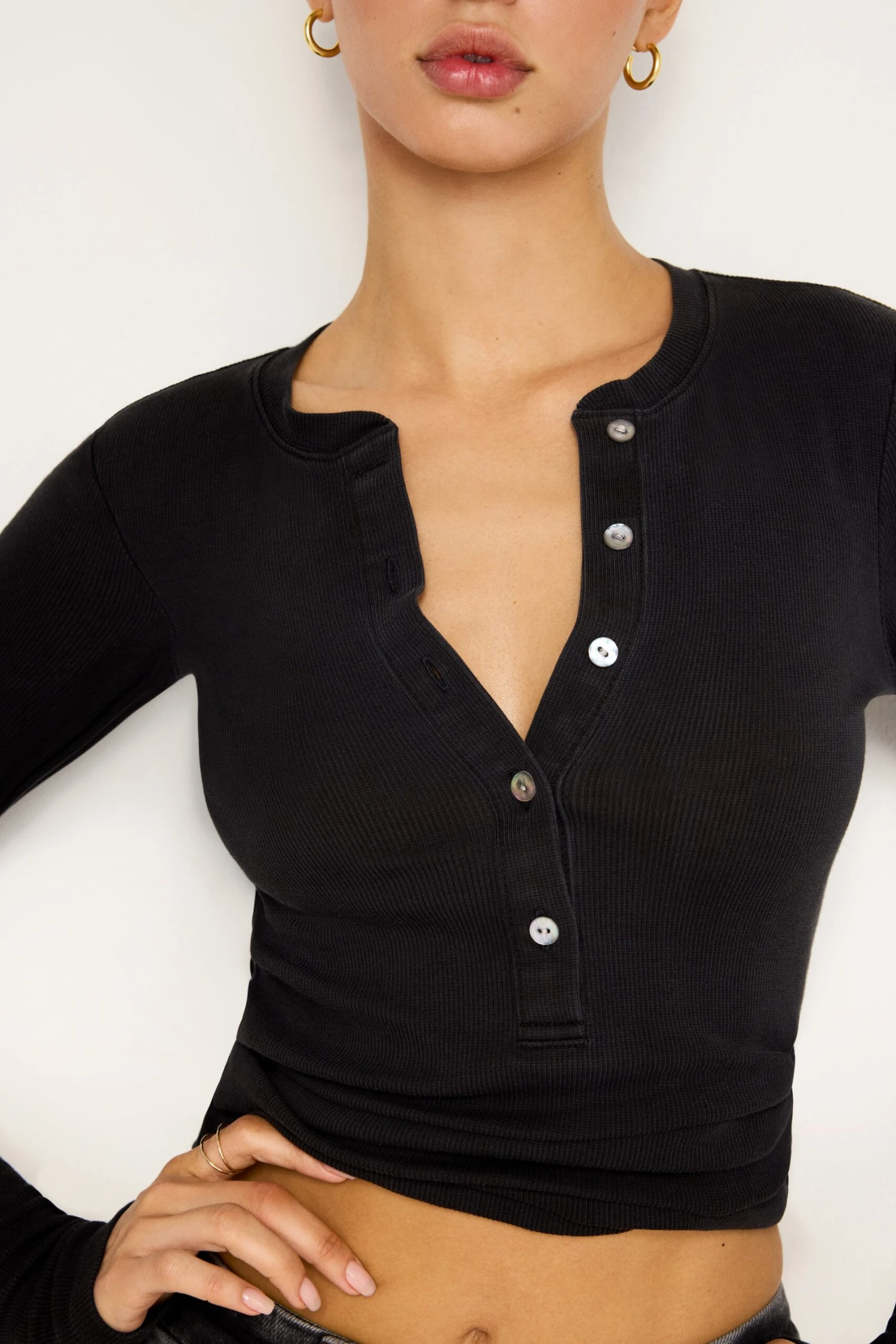 GOOD AMERICAN JEANIUS FITTED HENLEY | BLACK322 3 GOOD AMERICAN JEANIUS FITTED HENLEY | BLACK322