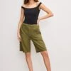 LITE LINEN BERMUDA SHORT | MARTINI OLIVE002